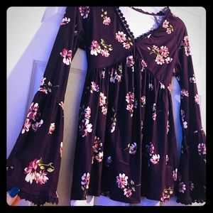 Floral Top Size M (never worn)